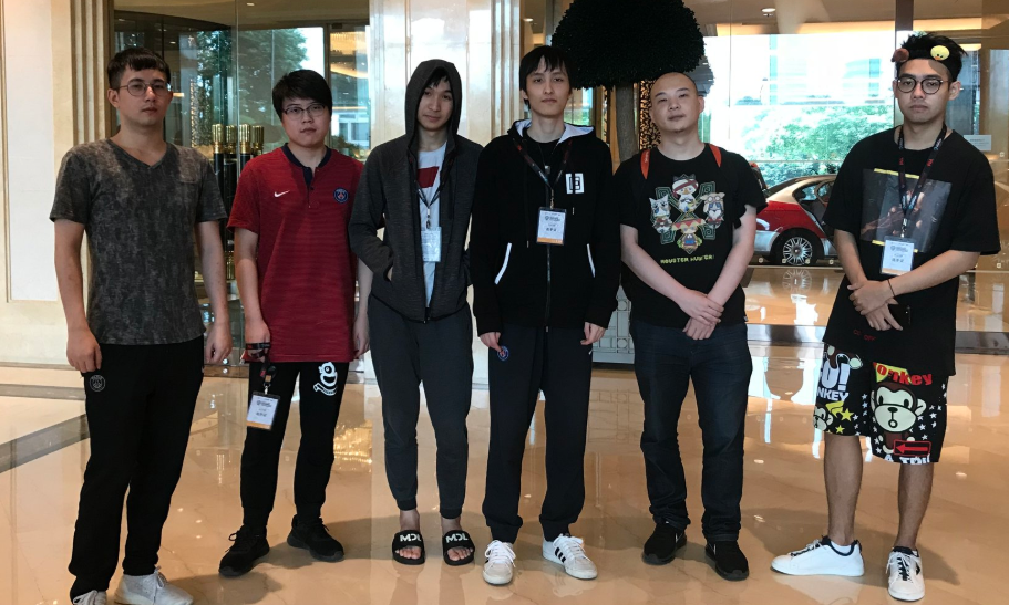 LNG Esports 阵容由 Hanyi 揭晓： ZIKA , Tian , Scout , Peyz , Hang 在午夜签约