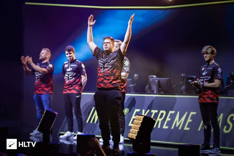 扑克高手不会被一把带走（真正的扑克高手不被一手牌定生死）